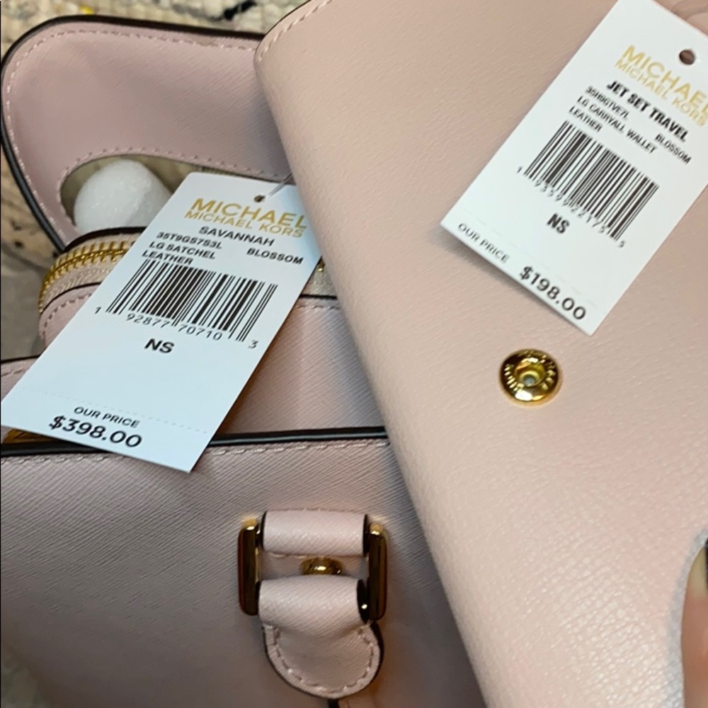 Michael Kors savanna satchel & marching Wallet - Picture 3 of 8